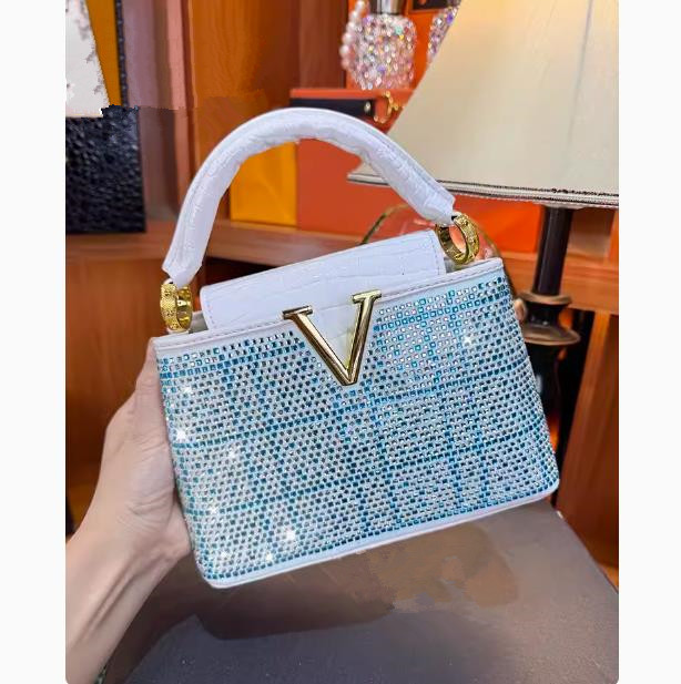 Luxury Bags Entry - กระเป๋าถือประดับเพชรระดับไฮเอนด์สไตล์ยุโรปและอเมริกา รุ่นใหม่สำหรับผู้หญิง ดีไซน์หรูหรา ลายสก็อต ประดับคริสตัล กระเป๋าสะพายข้างใบเล็ก