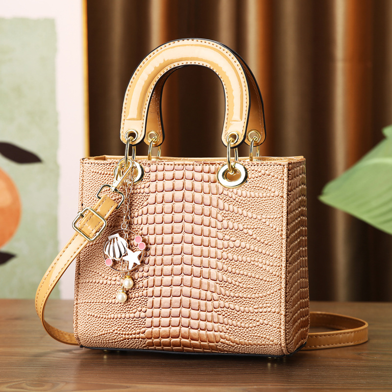 Luxury Bags Classy - รูปแบบจระเข้เนื้อกระเป๋าสี่เหลี่ยมเล็กผู้หญิงหรูหราClassyโซ่ไหล่C Rossbodyกระเป๋าหนังPUแฟชั่นกระเป๋าถือกระเป๋า