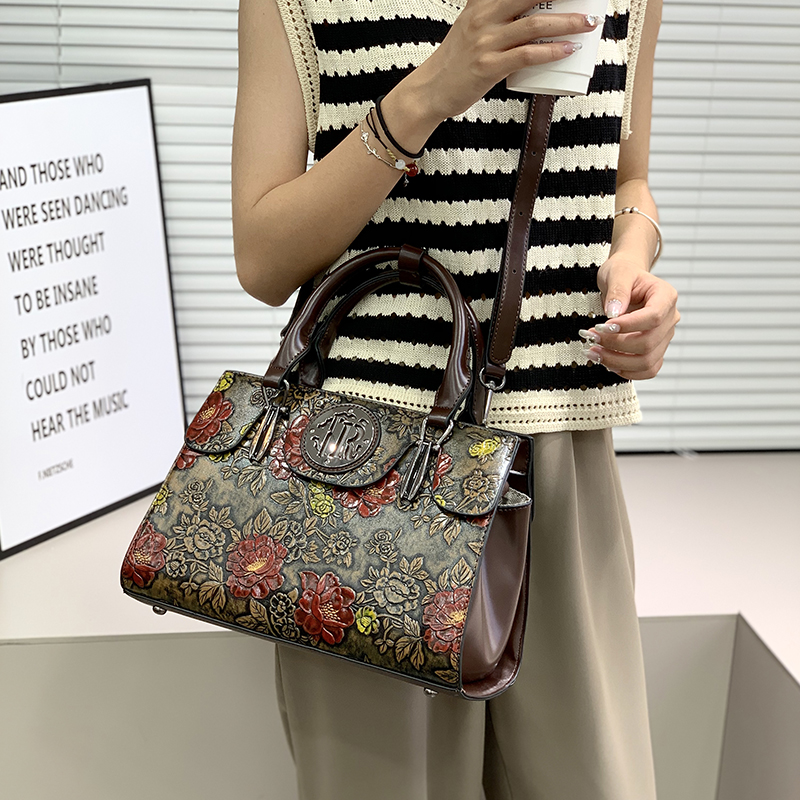 Luxury Bags Vegan Leather - กระเป๋าโท้ทลายดอกไม้สไตล์วินเทจสำหรับผู้หญิง กระเป๋าถือหูหิ้วด้านบนลายดอกไม้ 3 มิติสุดหรู กระเป๋าสะพายไหล่หนังวีแกนสุดหรู
