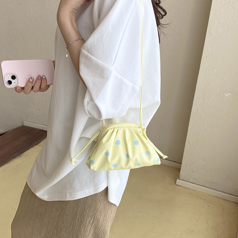 MOODS กระเป๋าถือและกระเป๋าสะพา - Luxury Bags For Women บทวิจารณ์และราคา