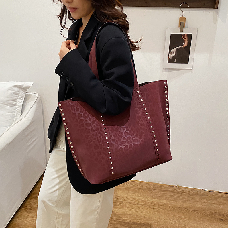 กระเป๋าถือผู้หญิงแฟชั่นปี 2026 - Luxury Bags Classy บทวิจารณ์และราคา