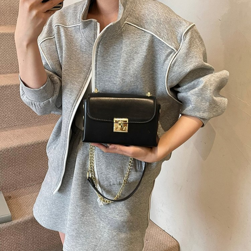 กระเป๋าหนังสะพายข้างแบรนด์หรูส - Luxury Bags Classy บทวิจารณ์และราคา