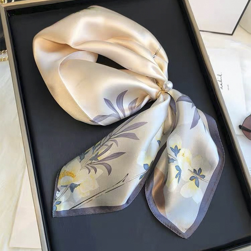 ผ้าพันคอไหมลายดอกไม้หรูหรา ผ้า - Luxury Bags And Accessories บทวิจารณ์และราคา