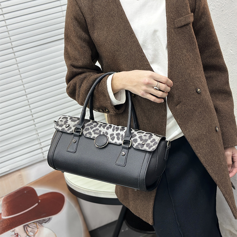 กระเป๋าถือทรงกระบอกลายเสือดาวว - Luxury Bags Vegan Leather บทวิจารณ์และราคา